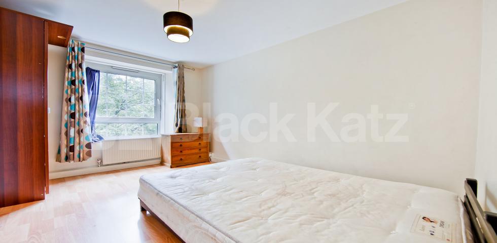 			LET , 2 Bedroom, 1 bath, 1 reception Apartment			 Peckham Road , Camberwell/Peckham